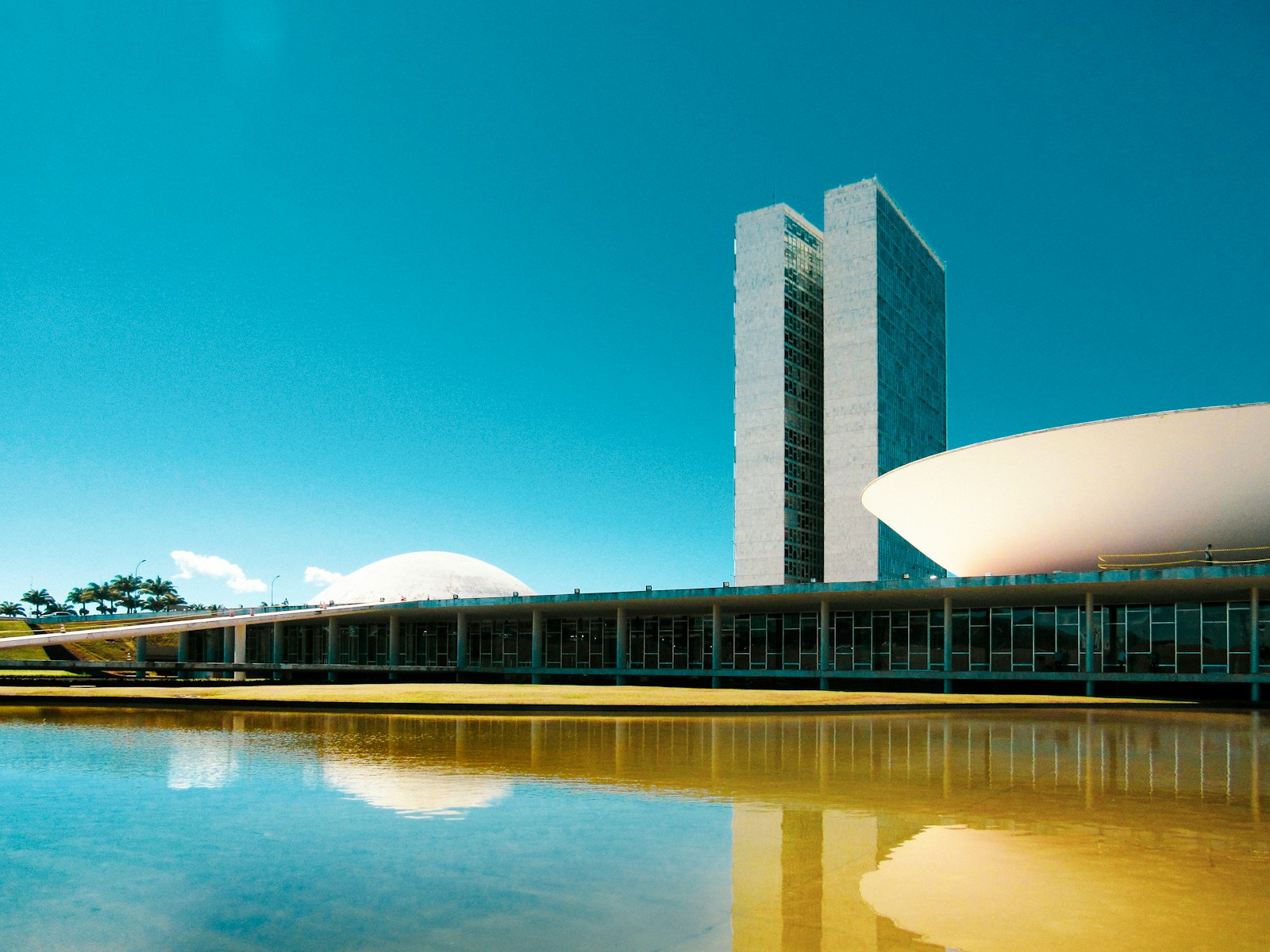 Sede do Supremo Tribunal Federal em Brasília, onde o Min. Edson Fachin suspendeu liminar do TJ-SP sobre o adicional de periculosidade da GCM de São Paulo (SL 1870)