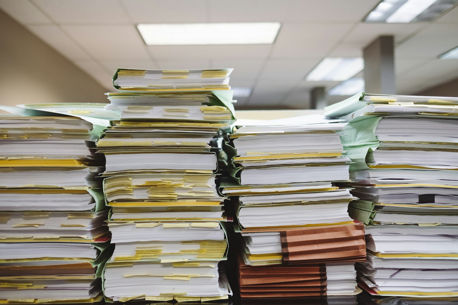 Documentos e ficha funcional usados para comprovar a progressão e promoção do servidor municipal de São Paulo