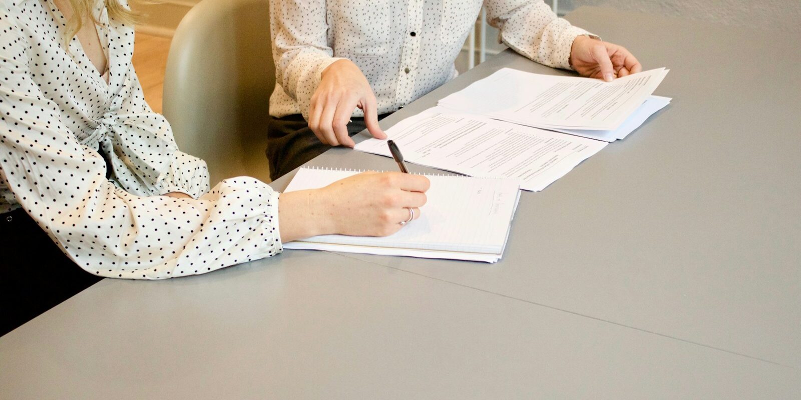 Assinatura de documentos na rescisão e o aviso prévio proporcional ao tempo de serviço